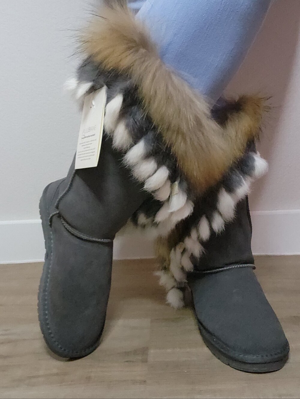 NWT Smaibulun/Ugg Grey Suede  Boots Size 6.5